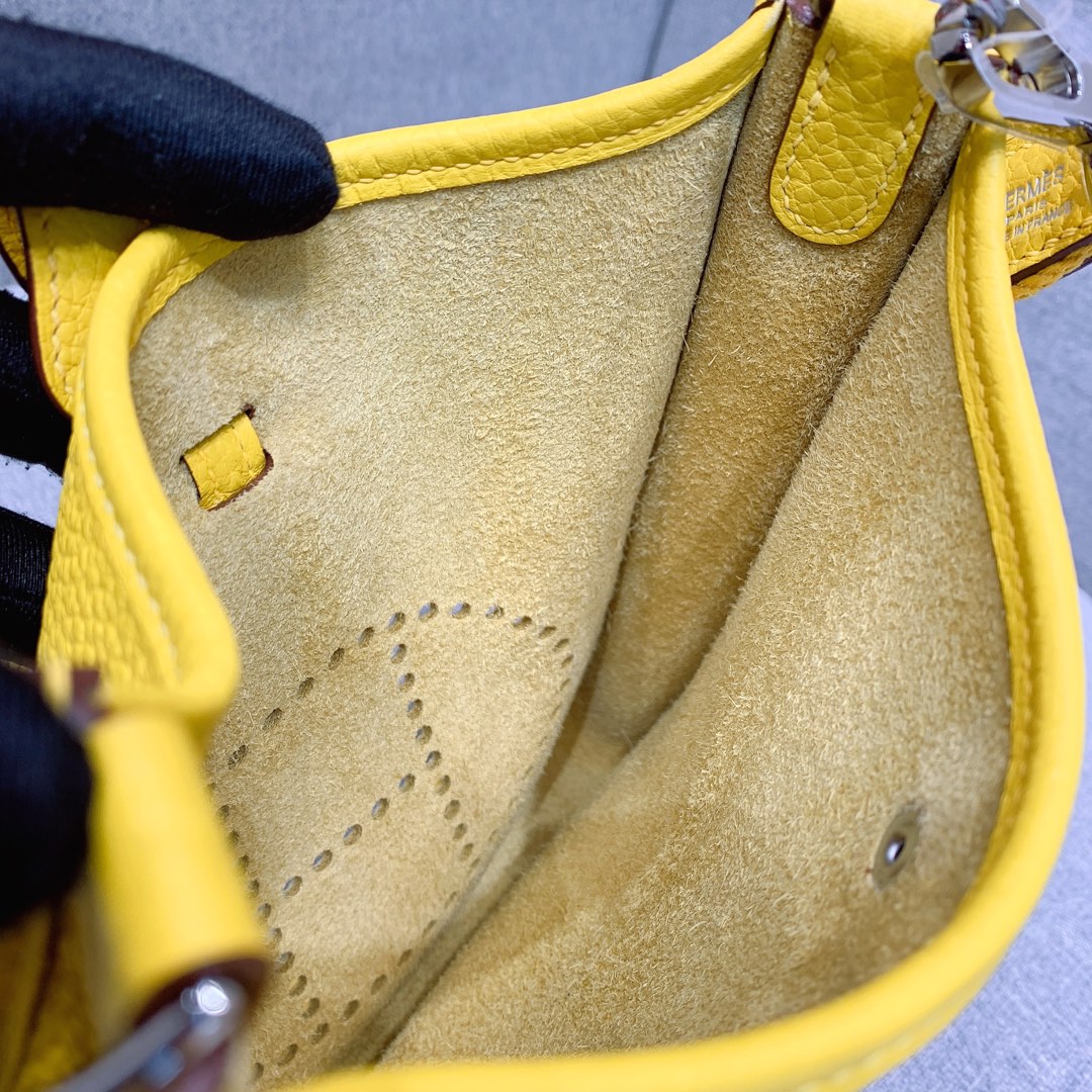 에르메스 미니 에블린16 라임 옐로우 은장 끌레망스 가죽